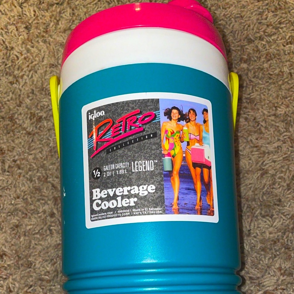 igloo retro cooler 4 available